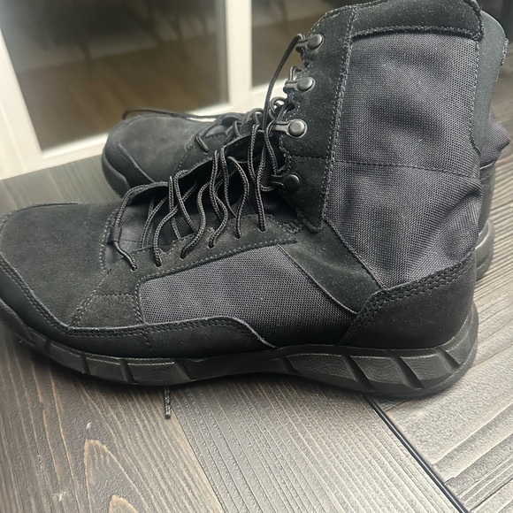 Oakley Men's Black Tactical Boots - Picture 1 of 4